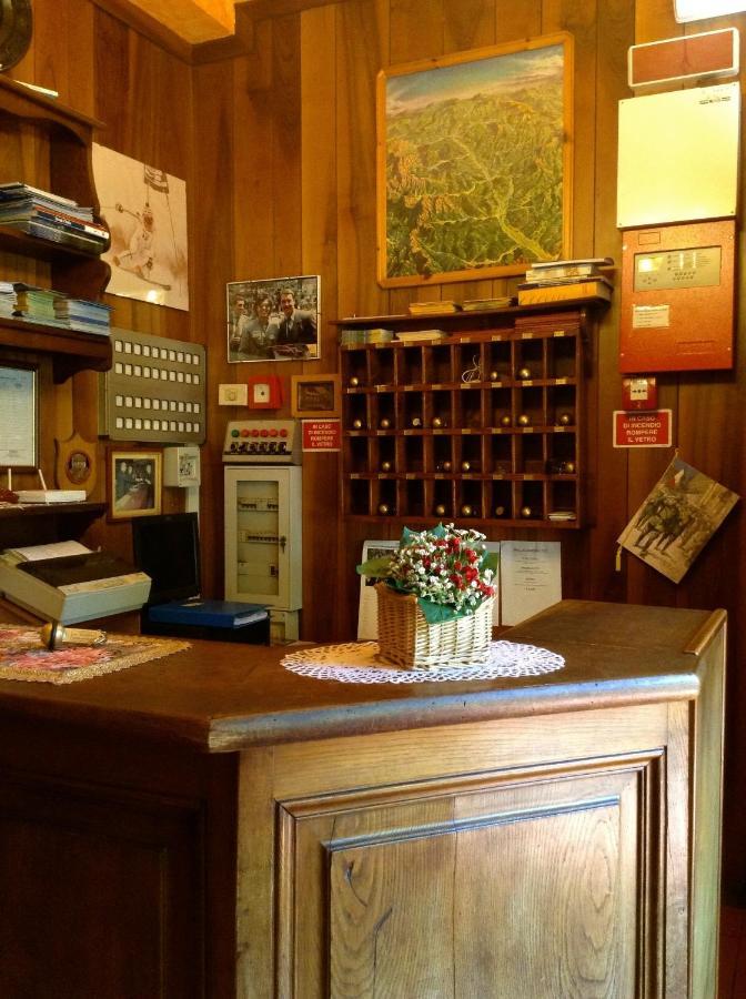 Albergo Ristorante Da Carlino Castelnuovo di Garfagnana Zewnętrze zdjęcie